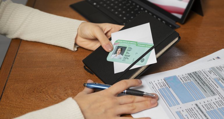 ورک پرمیت کانادا